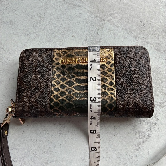 Michael Kors Chocolate Brown Wallet with Gold Hardware - Picture 8 of 9